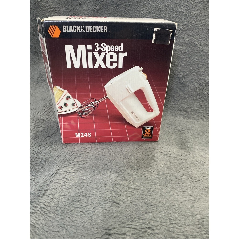 Vintage Black And Decker M24S 3‎ Speed Handheld Electric Mixer White New Retro